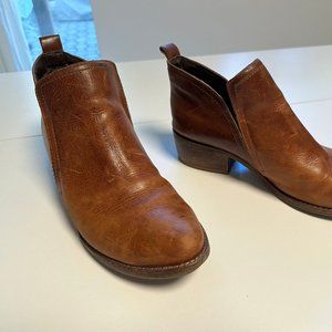 Matisse Bootie. Size 10M